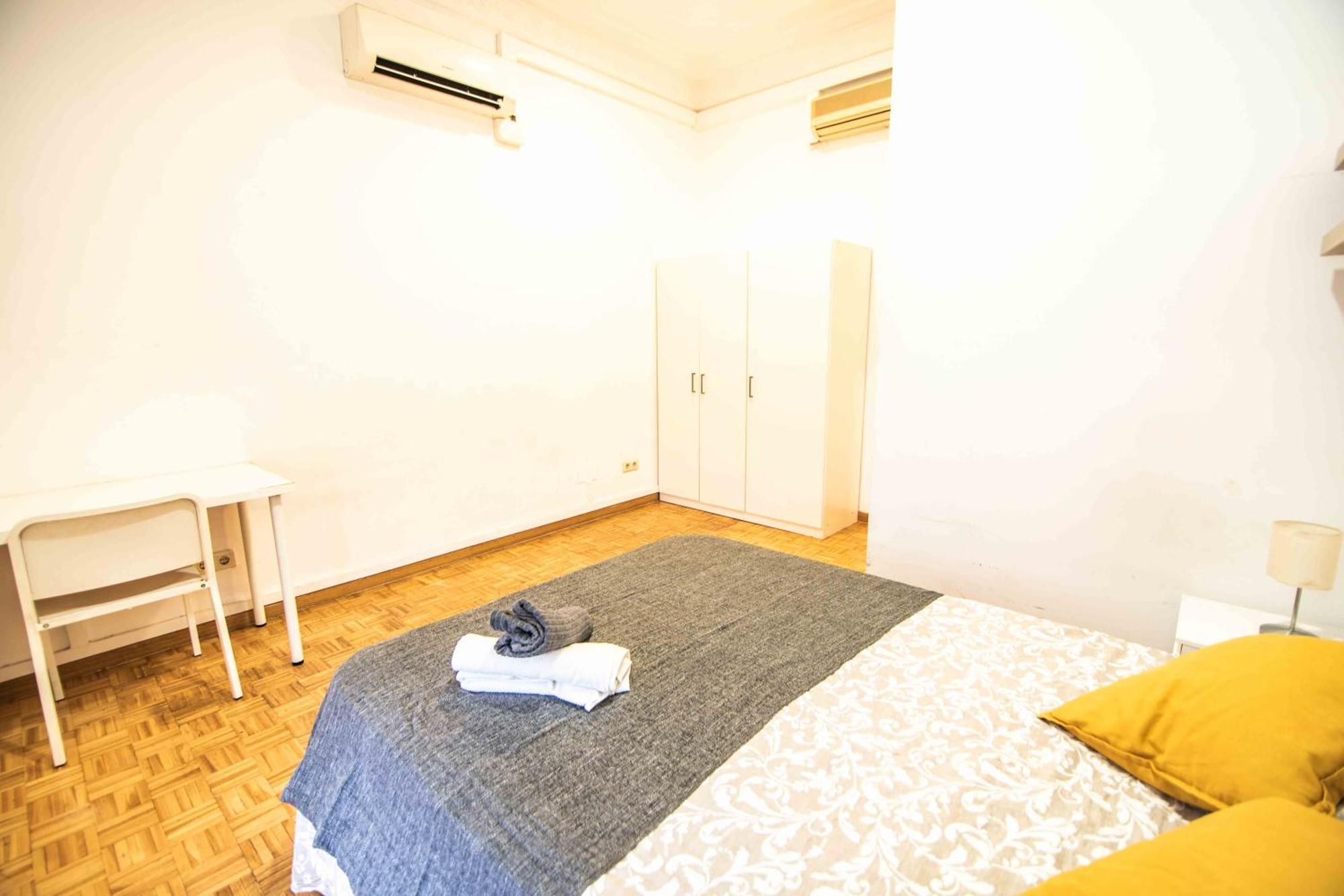 Balmes Private Rooms Barcelona Exterior foto